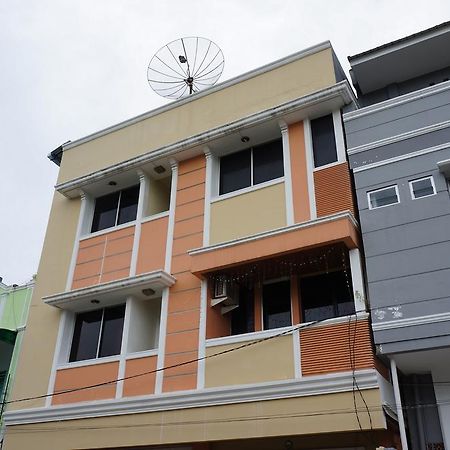 Jesnic Hotel Padang  Luaran gambar