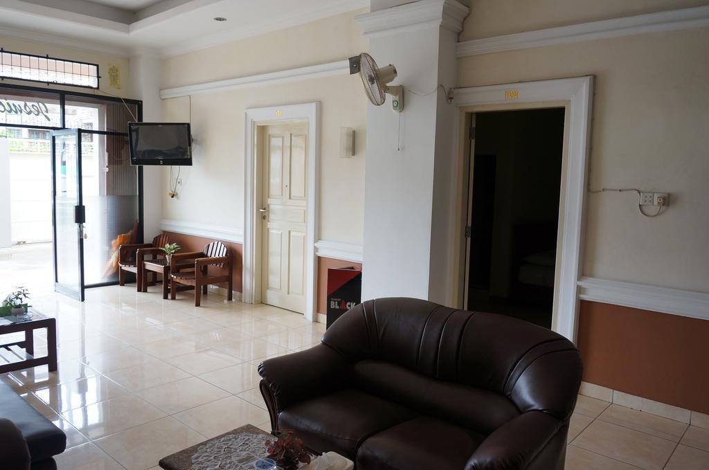 Jesnic Hotel Padang  Luaran gambar