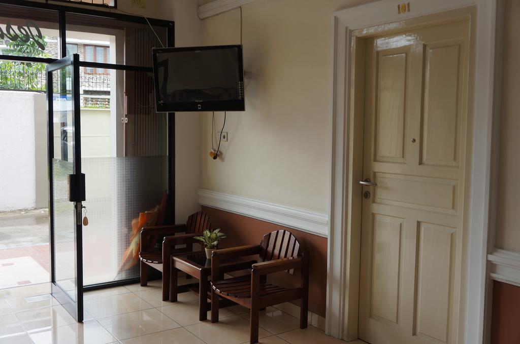 Jesnic Hotel Padang  Luaran gambar