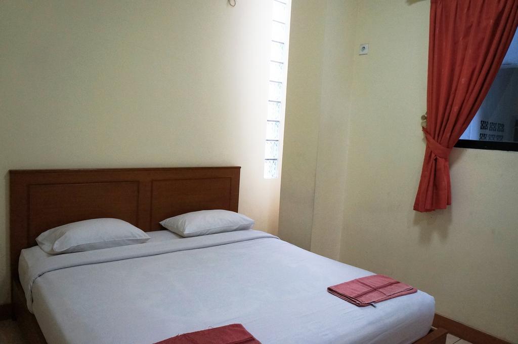 Jesnic Hotel Padang  Luaran gambar